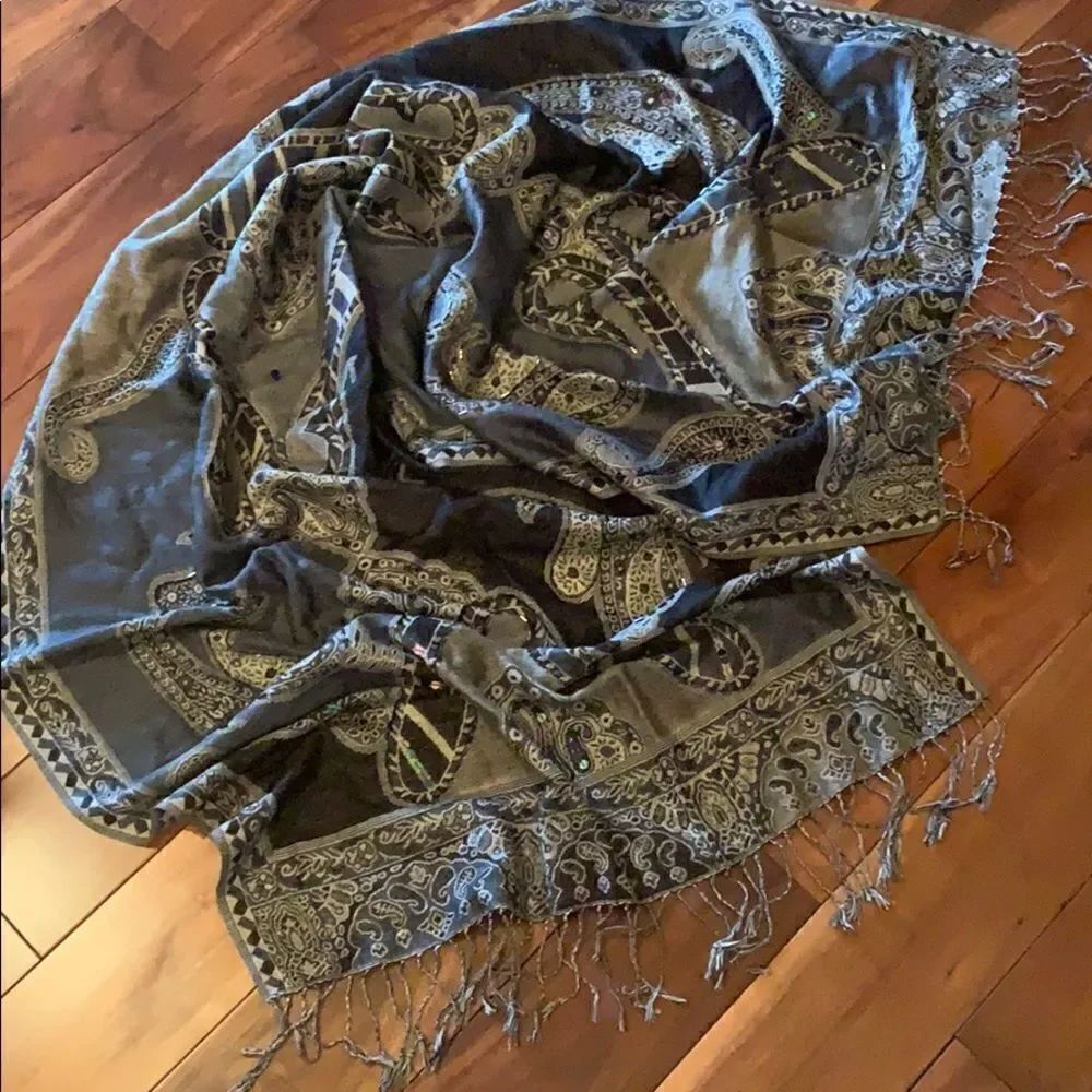 Black & Gray Beaded Paisley Wrap NWOT